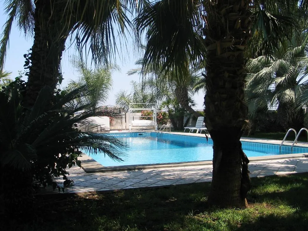 Cuore Di Palme Floridia Aparthotel